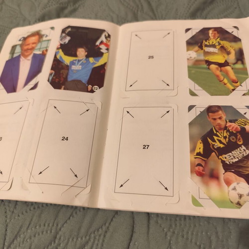 Rainbow Football 98-99 collectible sticker album, 62/90 cards