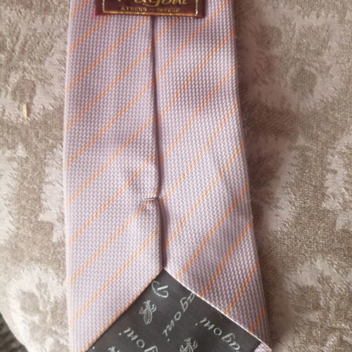 Pagoni House Tie like new, pink