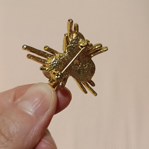 Vintage pin used, excellent condition