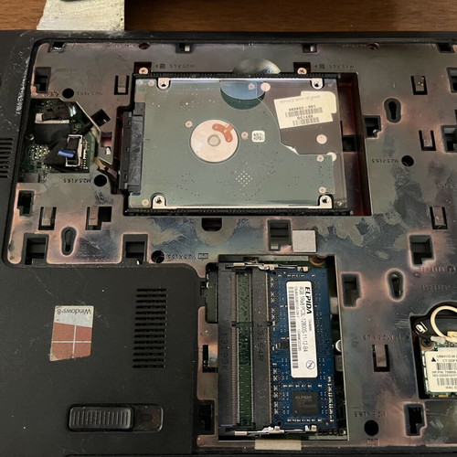 Hp laptop used for spare parts without charger