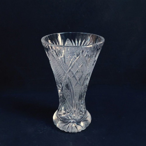Crystal vase vintage in like new condition with engraved designs