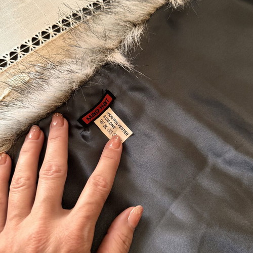 Synthetic fur stole, Mad Hat