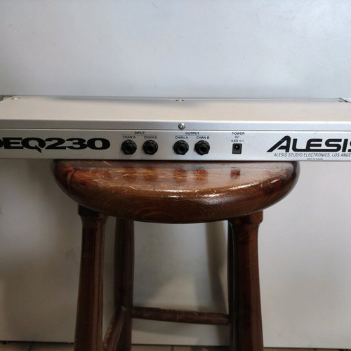 Alesis DEQ230 Digital Graphic EQ like new