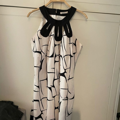 Lavand dress size L like new, black and white