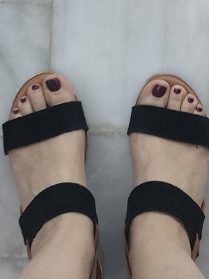 Issa Miel women's sandals black and tan leather-suede like new