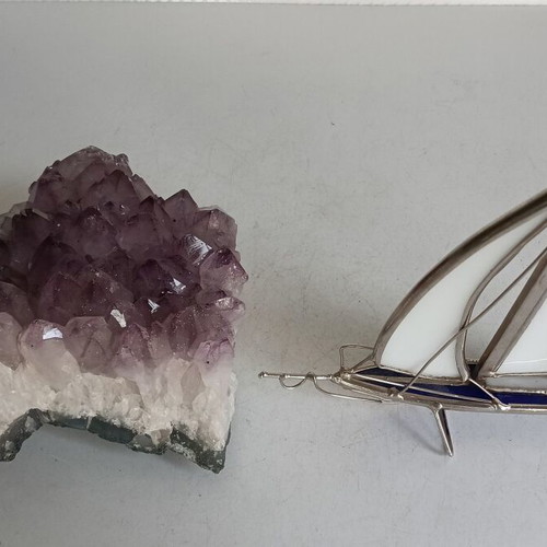 Vintage Tiffany-style sailboat with amethyst base, 15 cm
