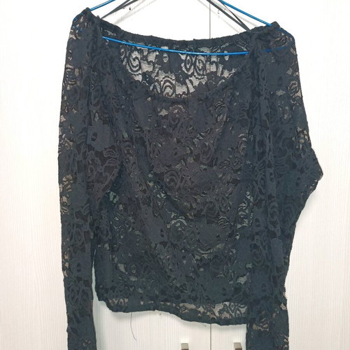 Lace black blouse like new, size large