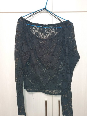 Lace black blouse like new, size large