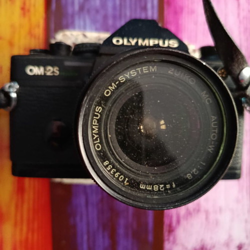 Olympus OM-2S analog camera kit with lenses and Gold Line accessories