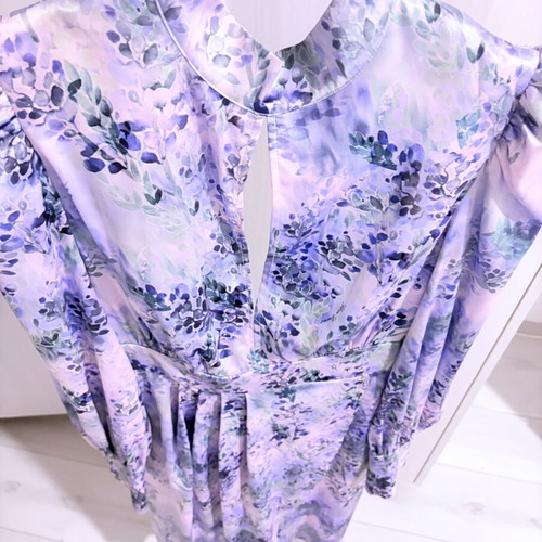 Summer formal dress like new, satin fabric, floral colors, Silence