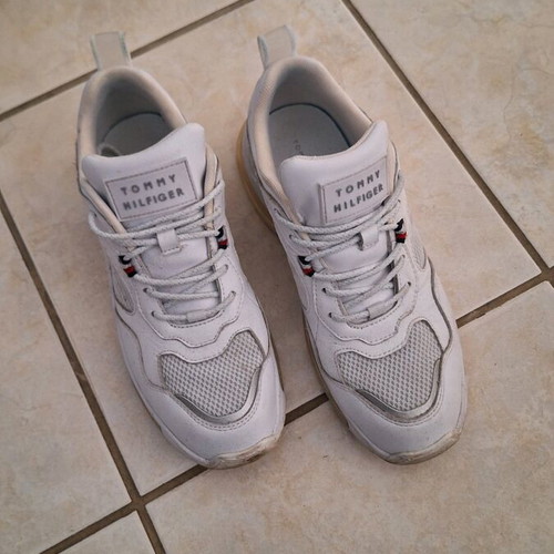 Tommy Hilfiger athletic sneakers used, white leather, size 37