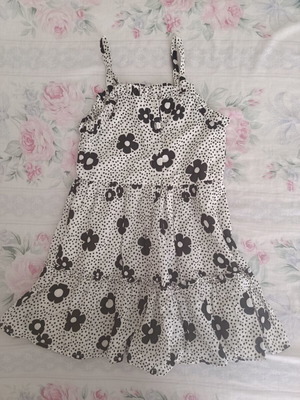 Girls' dress 100% cotton size 7 years like new, black and white