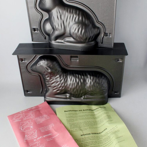 Large Cake Baking Molds with Lamb and Bunny Designs from 1970s Easter