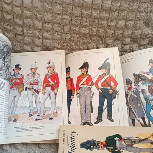 Osprey Men-at-Arms Military History Book Collection like new, 13 volumes