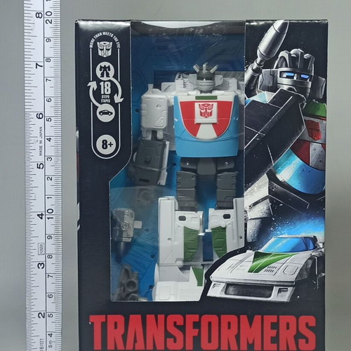Transformers Wheeljack Deluxe Class Studio Series figure new