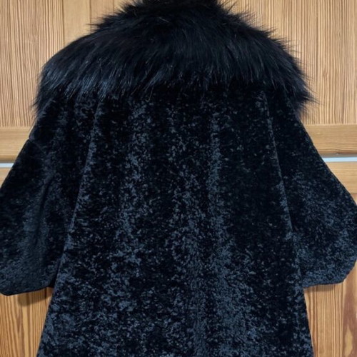 Lynne fur new, black, with tags