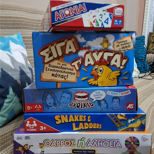 Board games set like new, 5 titles with boxes