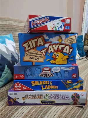 Board games set like new, 5 titles with boxes