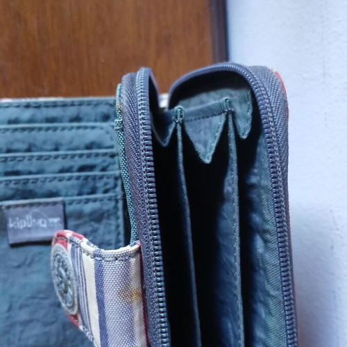 Kipling small wallet like new, multicolored