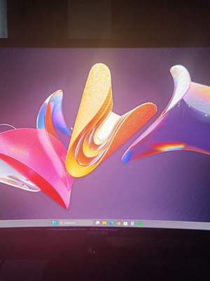 Samsung 24" Curved FHD Monitor C24F390FHU like new, VA panel