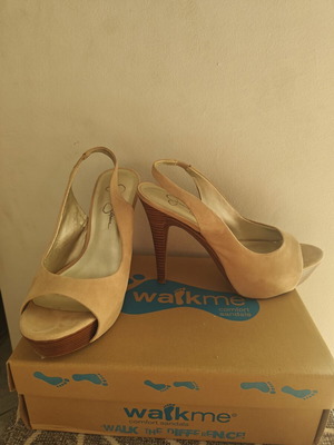Jessica Simpson beige platform sandals size 38.5