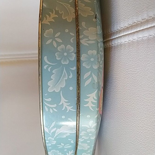 Collectible biscuit tin used, 1970s decade