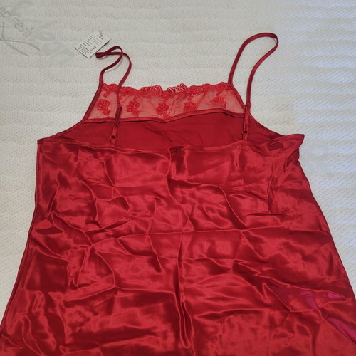 Silk red top new, size small