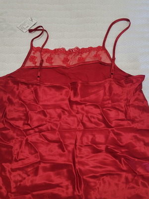 Silk red top new, size small