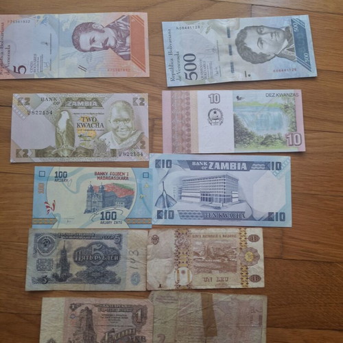 Banknotes used, set of 50 from around the world