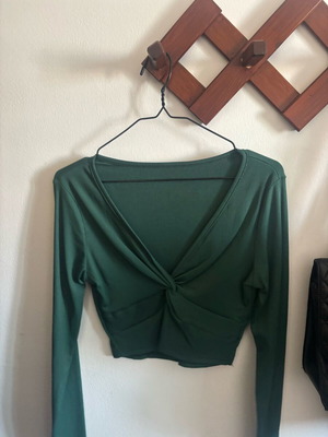 Green blouse like new, size M