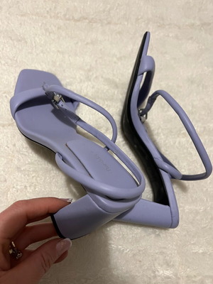 Bershka takouni used, size 37, purple