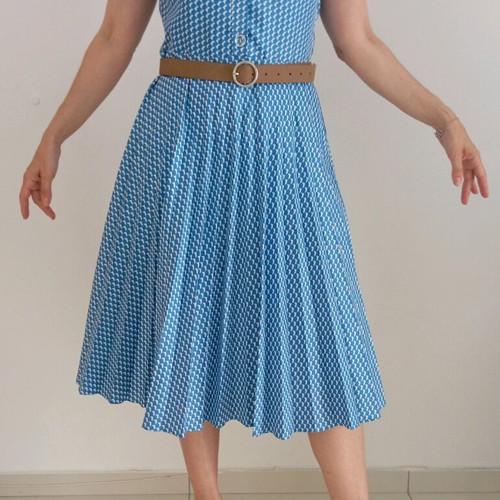 Vintage dresses like new, pack of 3, lightweight fabrics