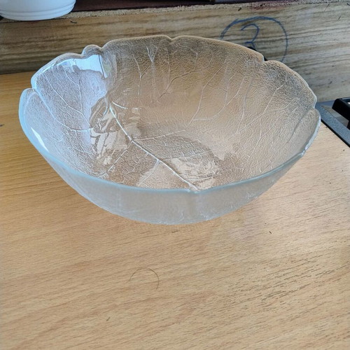 Arcoroc France glass bowl with Aspen leaf design