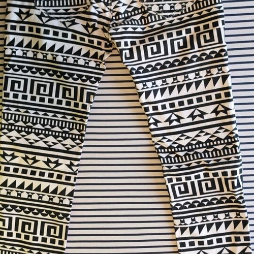 Denim women's pants Amisu slim fit used, black and white geometric pattern, size M/38/10