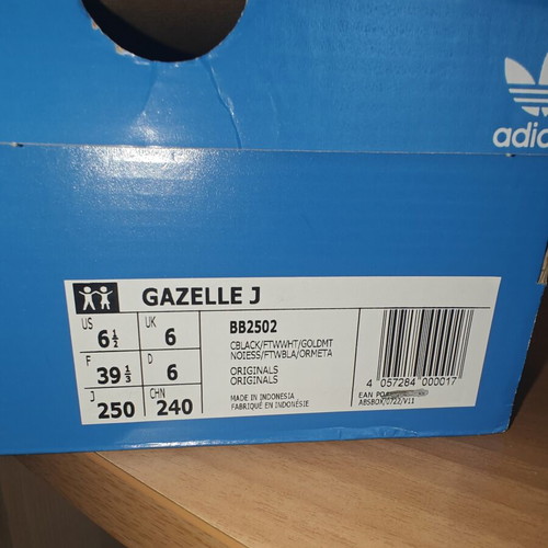 Adidas Gazelle sneakers size 39 new, black and white suede