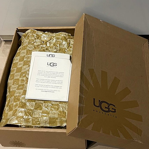 Ugg W Zamora 3093 W Black women's shoes size 40 like new