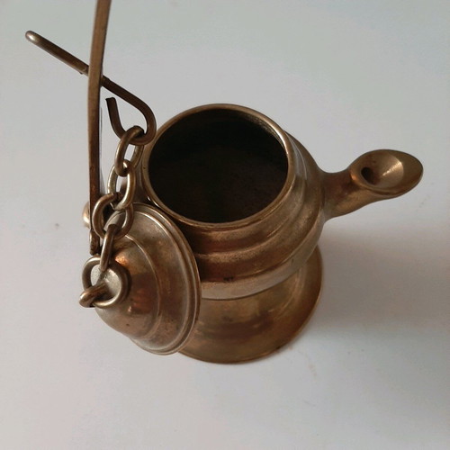 Bronze oil lamp like new