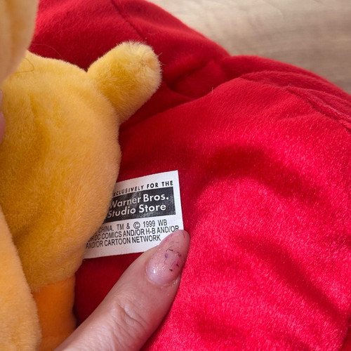 Tweety Bird Plush Toy 1999 like new, heart-shaped pillow