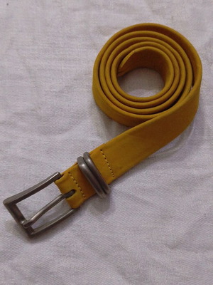Suede women's belt used, mustard color, size 90