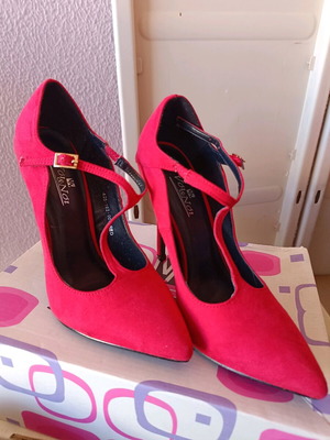 Red women's pumps like new, size 35