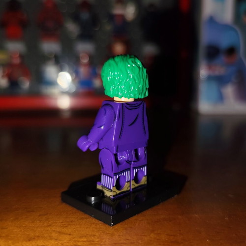Joker Dark Knight Trilogy minifigure like new with base and two heads