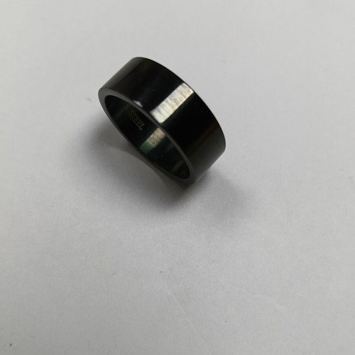 Steel ring used, smooth surface, 7.5 mm width, size 19 mm