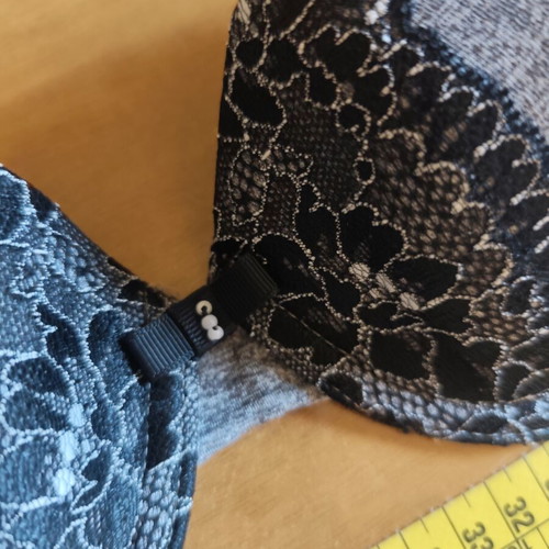 Grey melange bra with black lace used