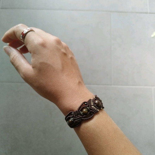 Handmade Macrame bracelet with Tiger Eye stones like new