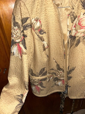 Quilted women's jacket Studio Liz Claiborne gold like new