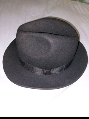 Καπέλα γυναικείο και ανδρικό σαν καινούργια, Marks & Spencer