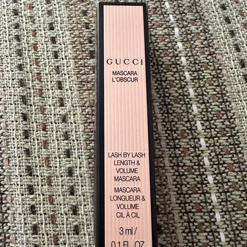 Gucci L'Obscur mascara for length and volume