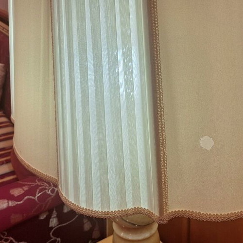 Vintage table lamp like new with alabaster or onyx base