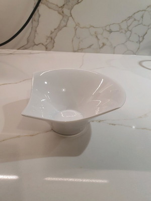 Salad/Sauce Plate angular unused