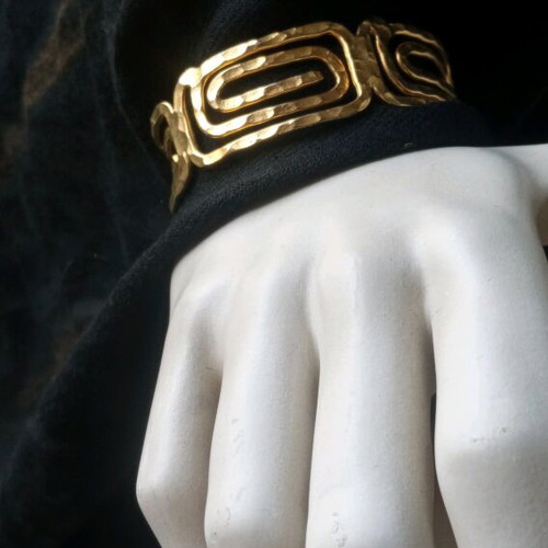 Vintage gold-plated bracelet like new